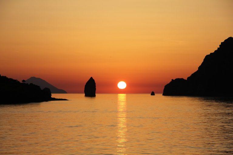 isole eolie con bambini - Eolie Vacanze - Isole Eolie con bambini: quale isola scegliere e consigli pratici