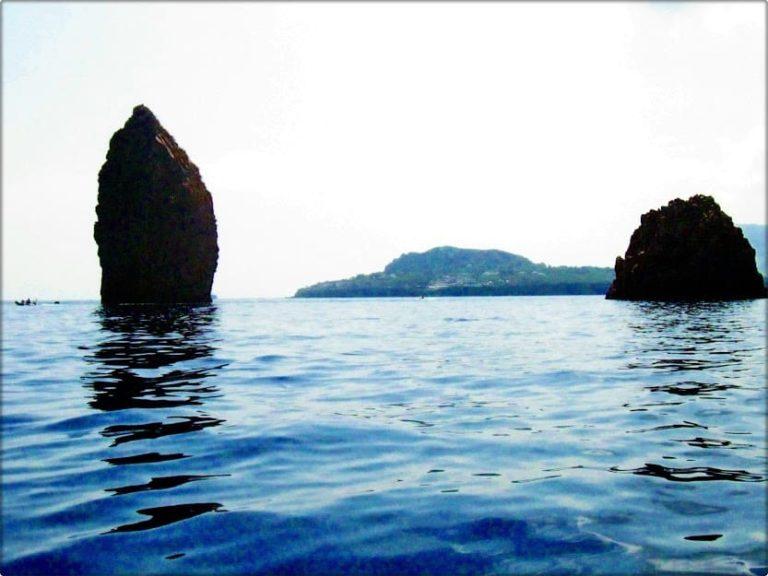sposalizio dei faraglioni 1 - Eolie Vacanze - Sposalizio dei faraglioni